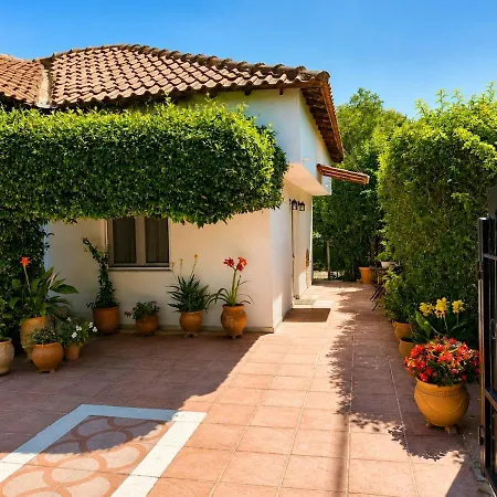 The Secret Garden Tatil Evi Peraía