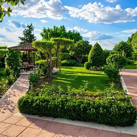The Secret Garden * Peraía